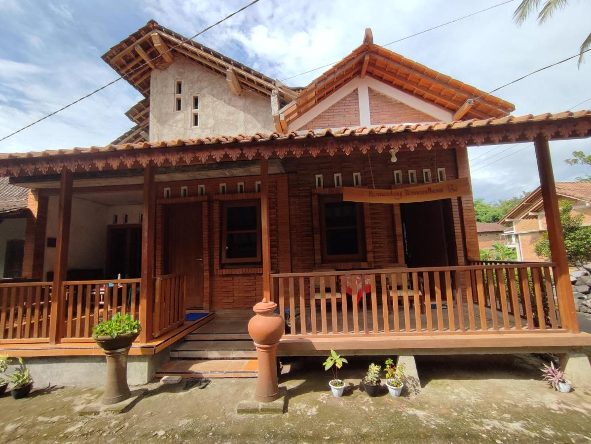 Romadhoni Homestay Магеланг Экстерьер фото
