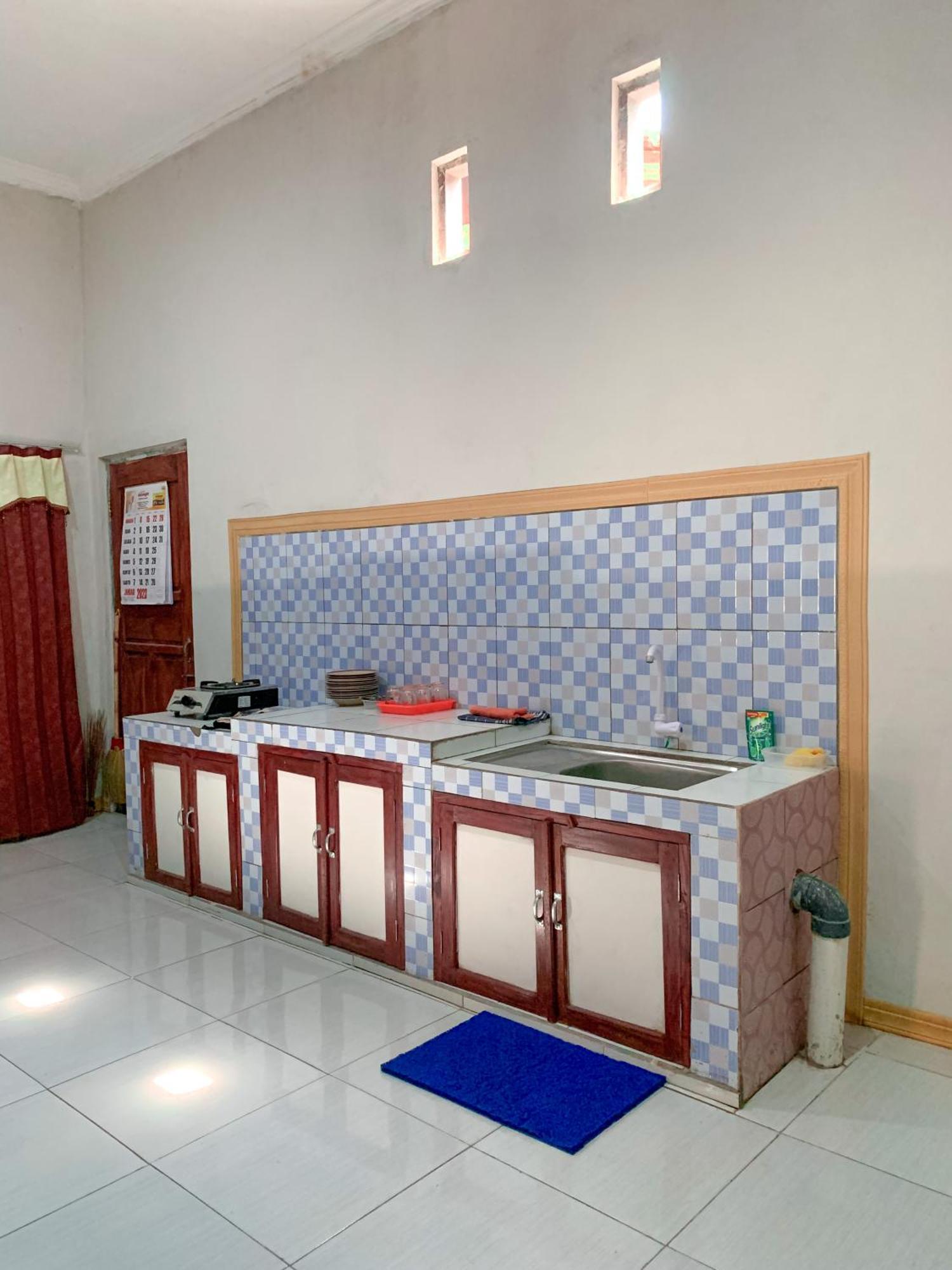 Romadhoni Homestay Магеланг Экстерьер фото